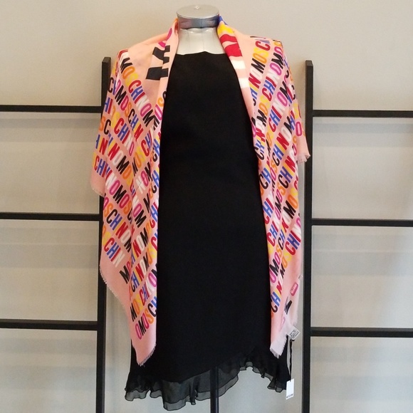 💯% AUTHENTIC MOSCHINO LOGO PRINT SCARF - Picture 5 of 8